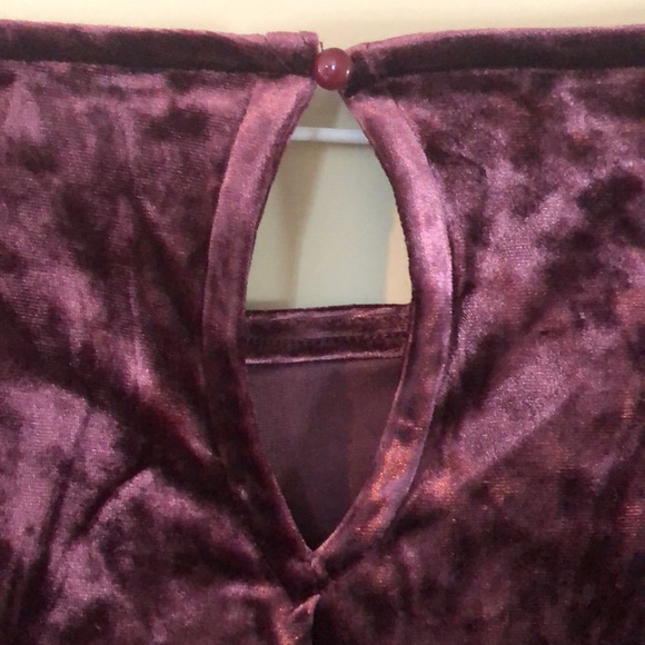 Plum faux crush velvet top - Picture 6 of 6